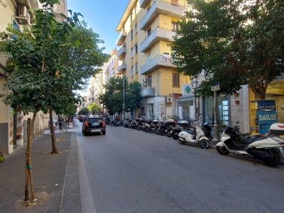 negozio in vendita a Salerno in zona Centro Città