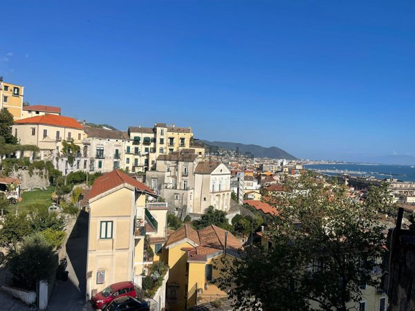 appartamento in vendita a Salerno in zona Centro Città