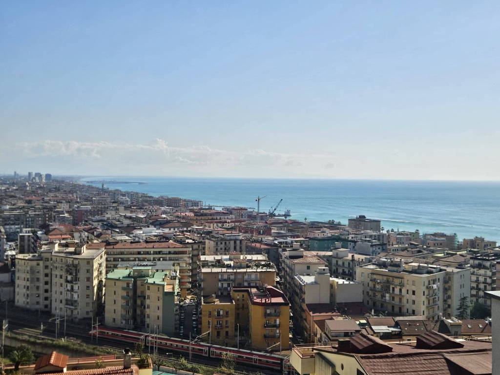 appartamento in vendita a Salerno in zona Ogliara