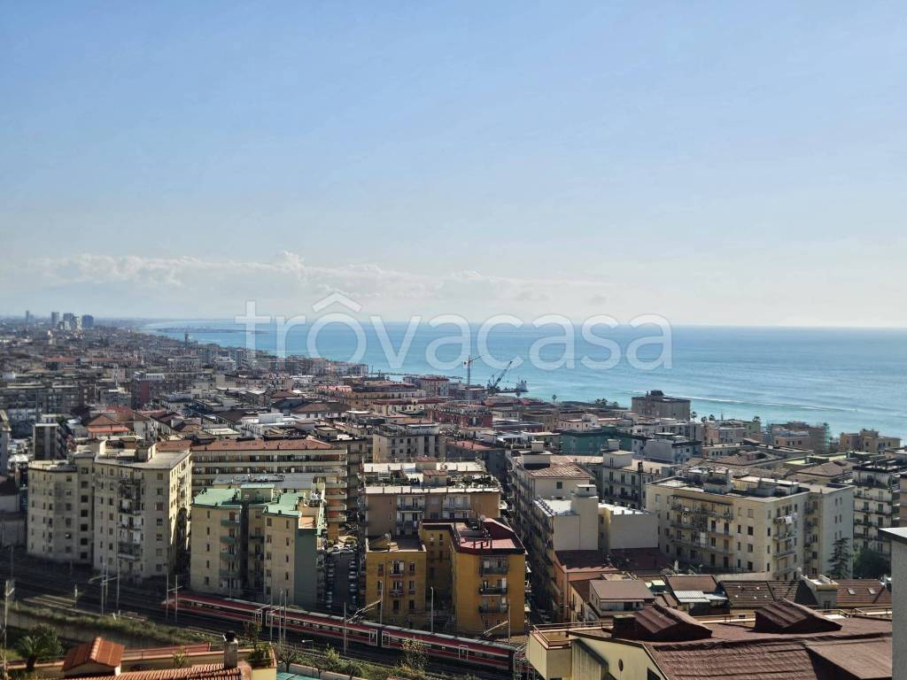 appartamento in vendita a Salerno in zona Brignano / Piezzo