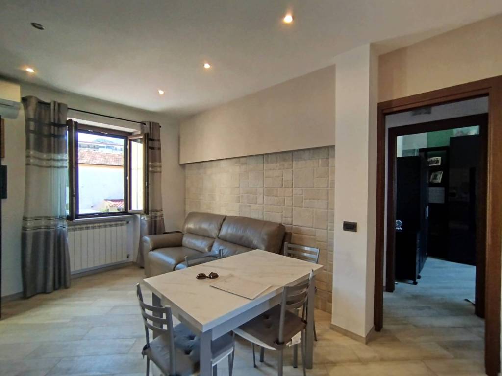 casa indipendente in vendita a Salerno in zona Pastena