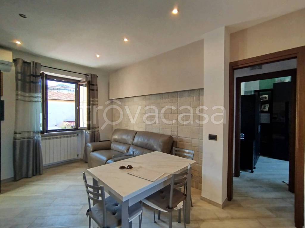 casa indipendente in vendita a Salerno in zona Pastena