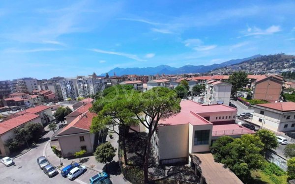 appartamento in vendita a Salerno in zona Pastena