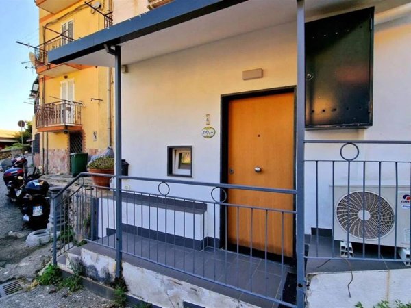 appartamento in vendita a Salerno in zona Canalone