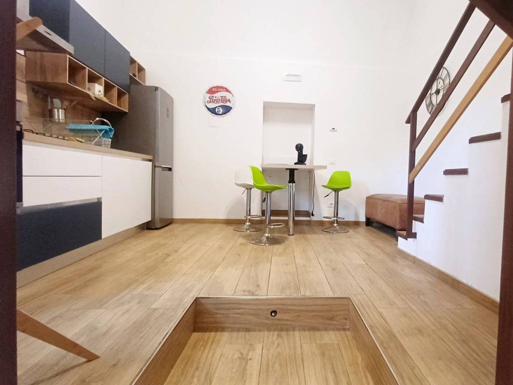 casa indipendente in vendita a Salerno in zona Centro Città
