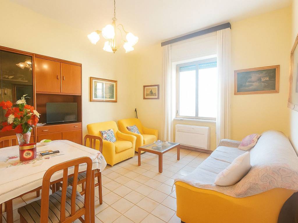 appartamento in vendita a Salerno in zona Centro Città