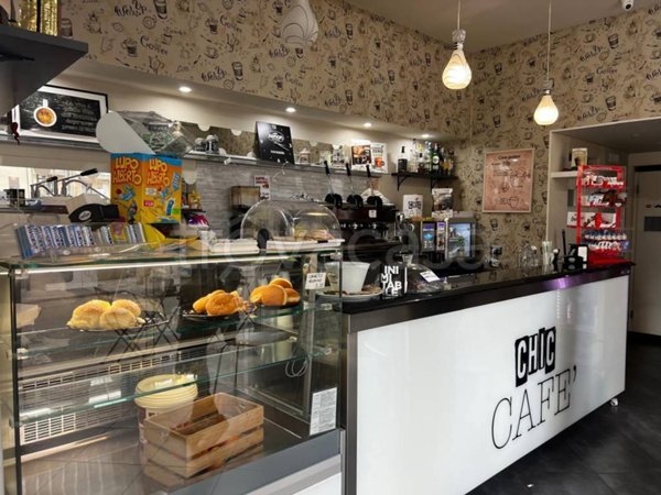 negozio in vendita a Salerno in zona Torrione