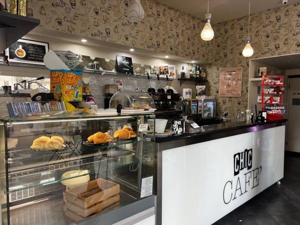 negozio in vendita a Salerno in zona Torrione