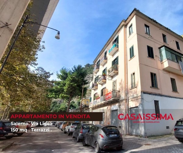 appartamento in vendita a Salerno in zona Porto