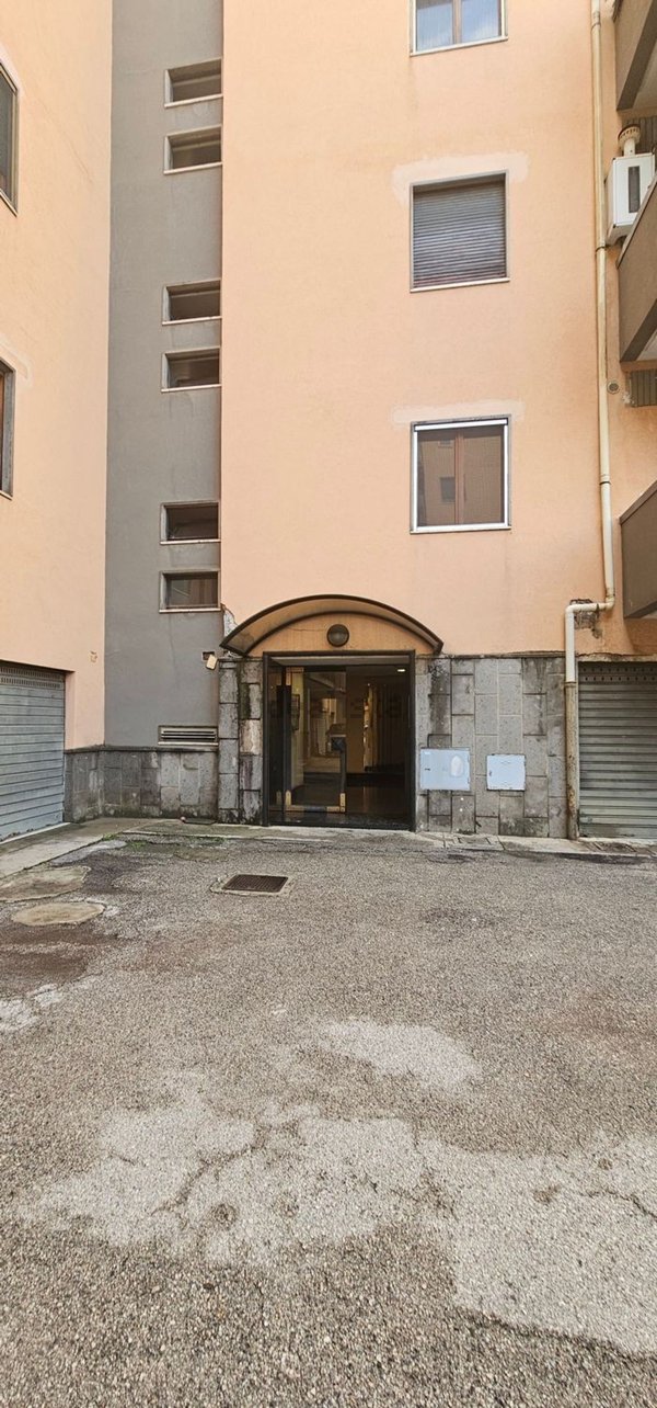 appartamento in vendita a Salerno in zona Pastena