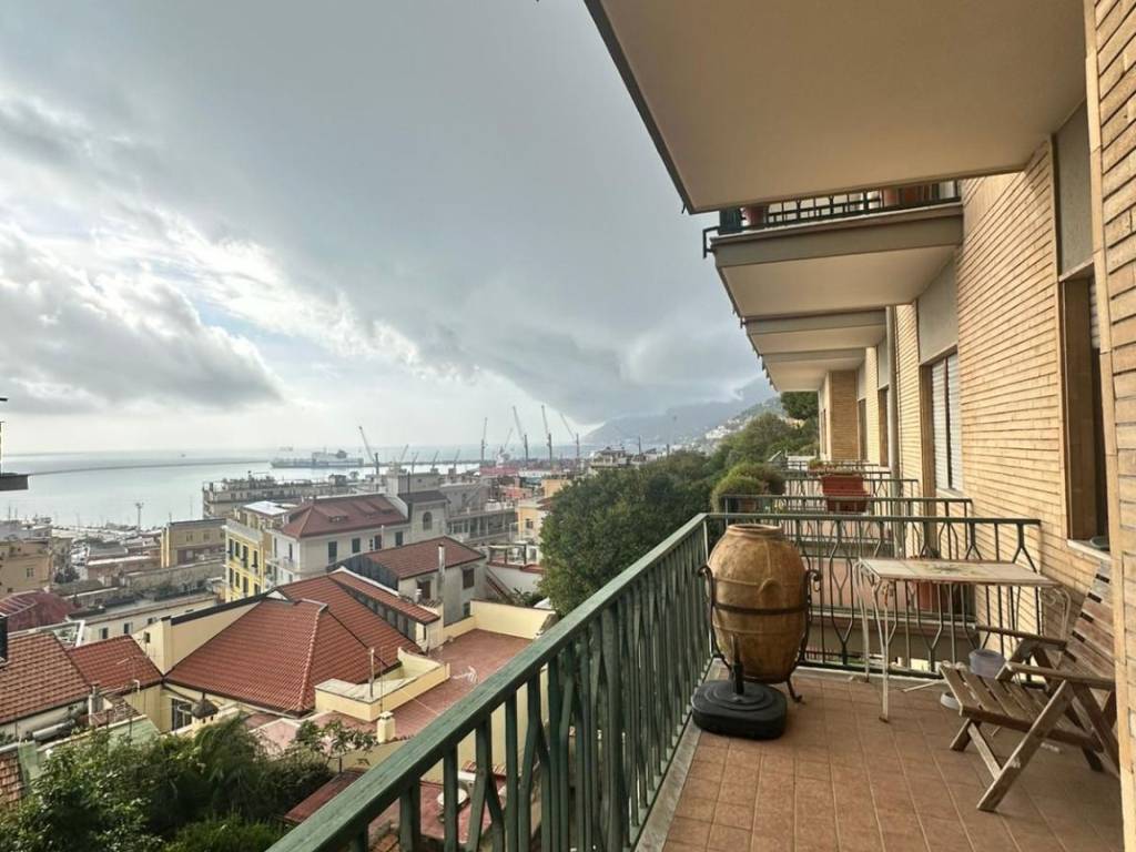 appartamento in vendita a Salerno in zona Centro Città