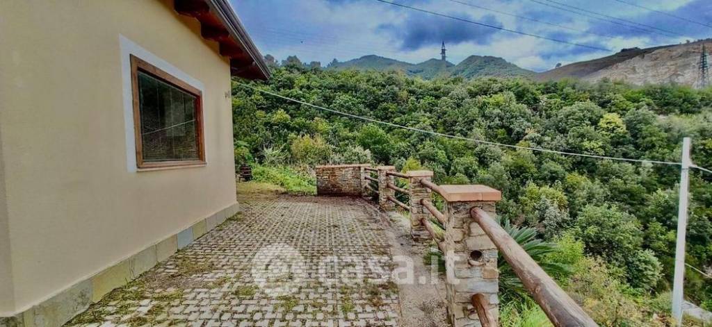 casa indipendente in vendita a Salerno