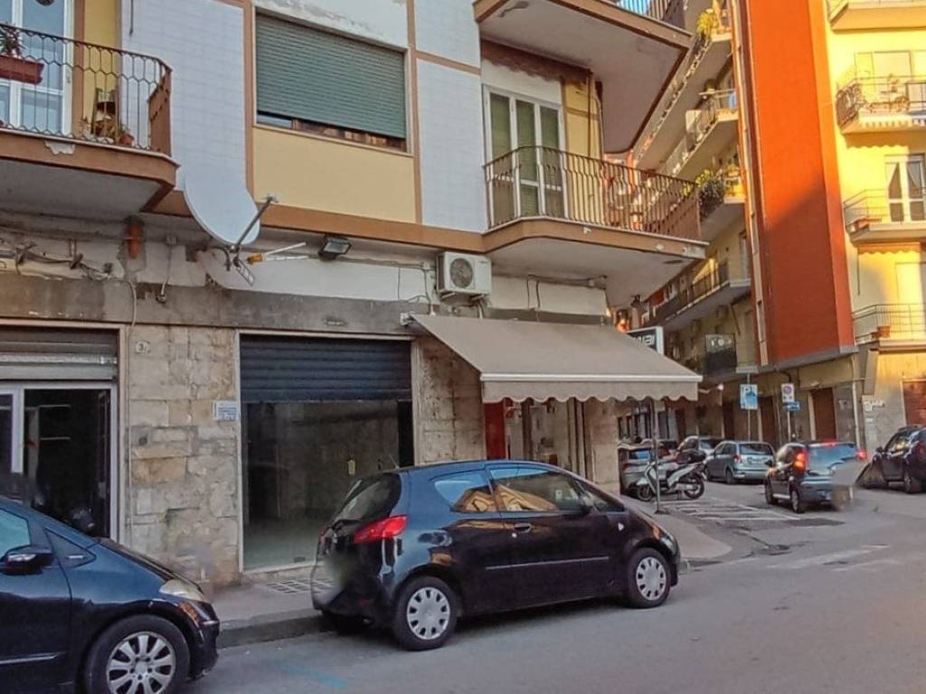 negozio in vendita a Salerno in zona Centro Città