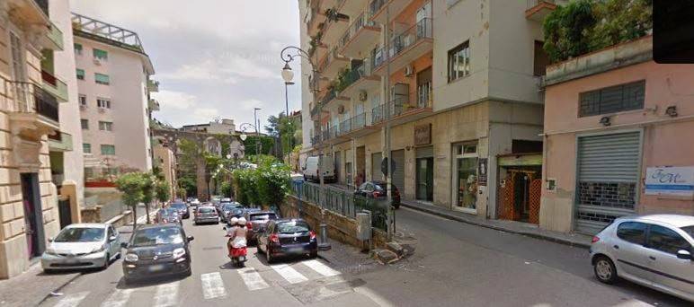 negozio in vendita a Salerno in zona Arce-Vernieri