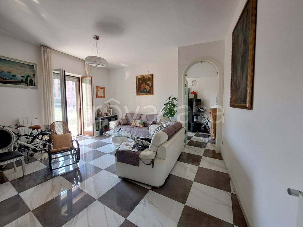 appartamento in vendita a Salerno in zona Irno