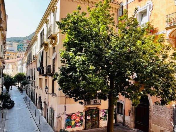appartamento in vendita a Salerno in zona Centro Città