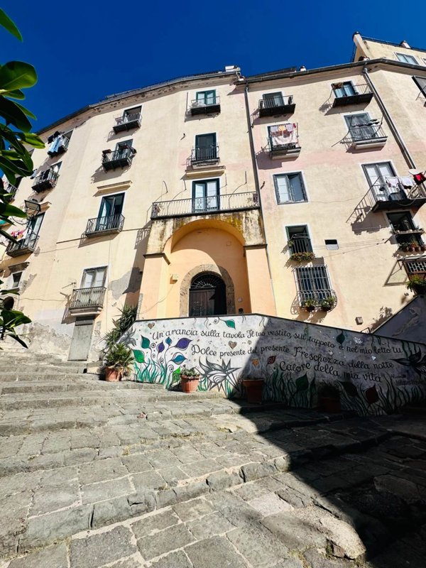 appartamento in vendita a Salerno in zona Centro Città