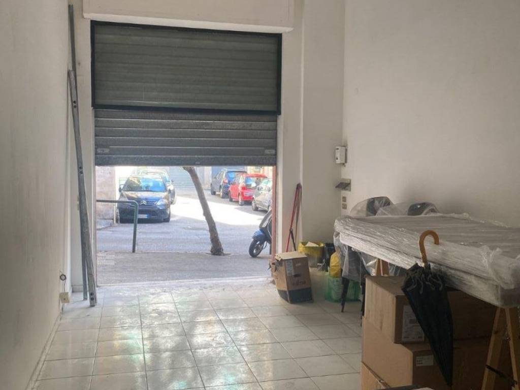 locale commerciale in vendita a Salerno