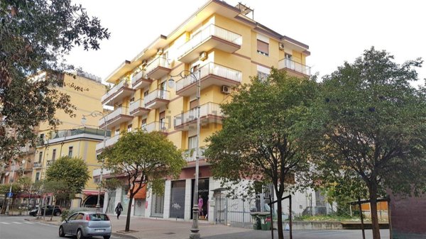 appartamento in vendita a Salerno in zona Centro Città