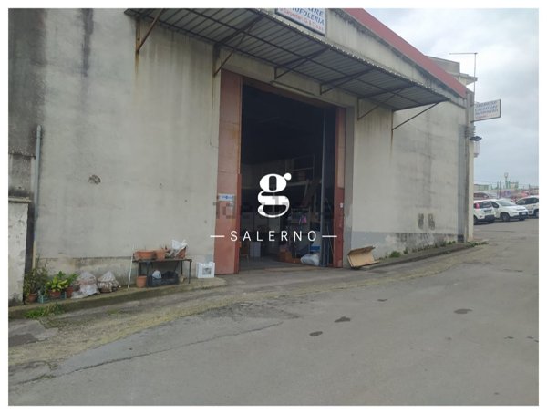 ufficio in vendita a Salerno in zona Zona Industriale