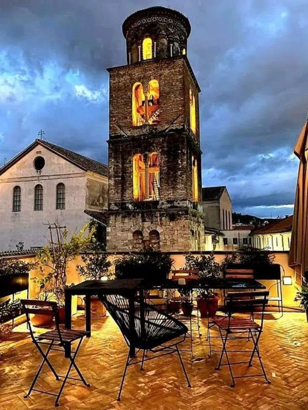 appartamento in vendita a Salerno in zona Centro Città