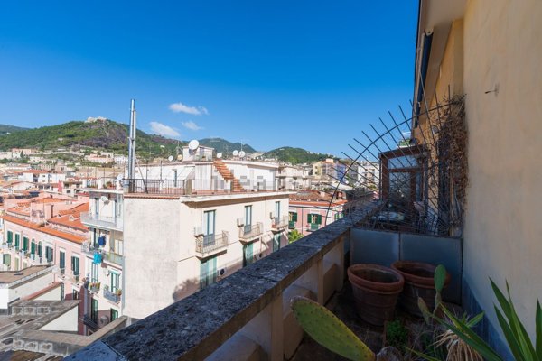 appartamento in vendita a Salerno in zona Centro Città