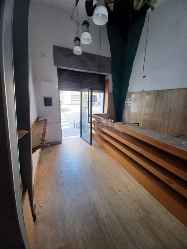 ufficio in vendita a Salerno in zona Arce-Vernieri