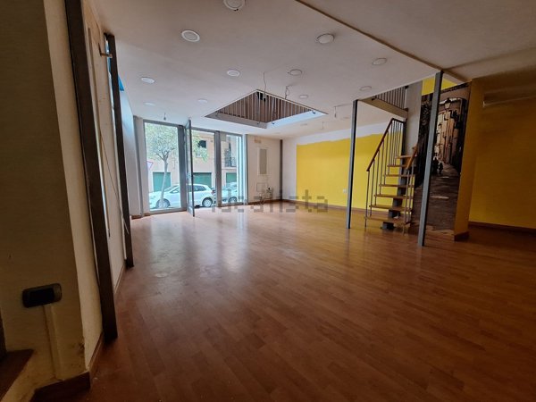 casa indipendente in vendita a Salerno in zona Centro Città