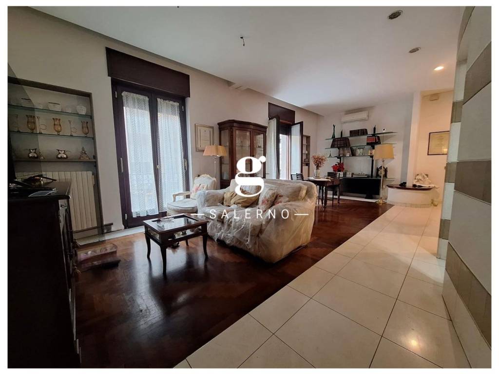 appartamento in vendita a Salerno in zona Centro Città