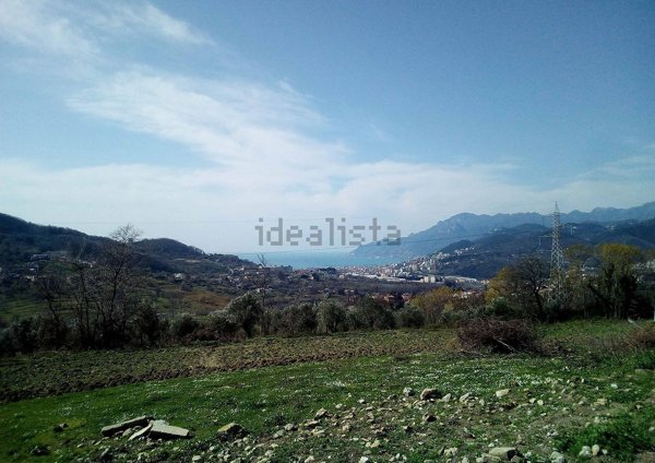 casa indipendente in vendita a Salerno in zona Ogliara