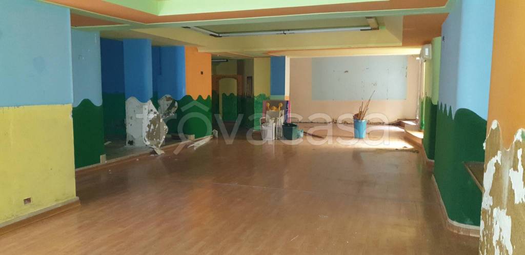 negozio in vendita a Salerno in zona Centro Città