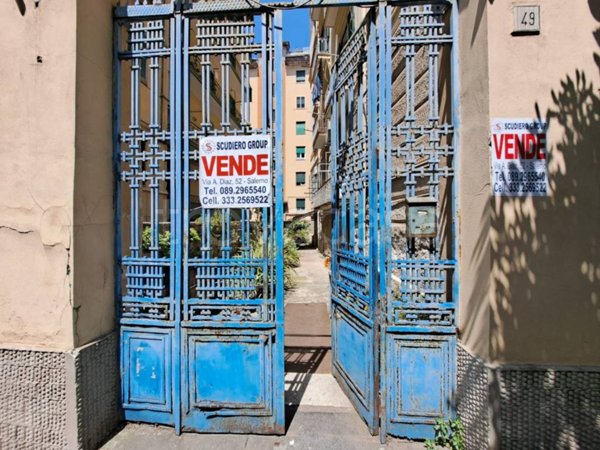 appartamento in vendita a Salerno in zona Centro Città