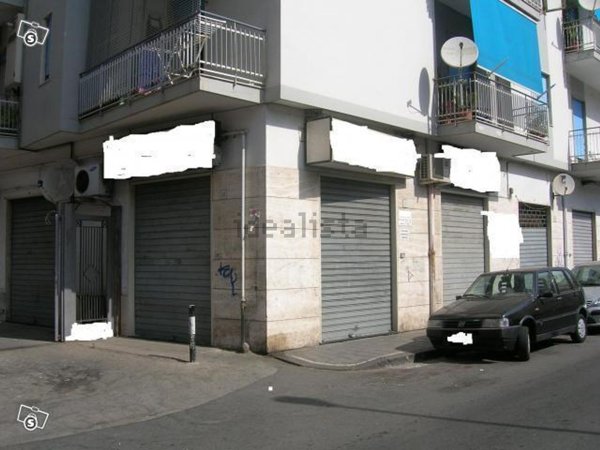 locale commerciale in vendita a Salerno