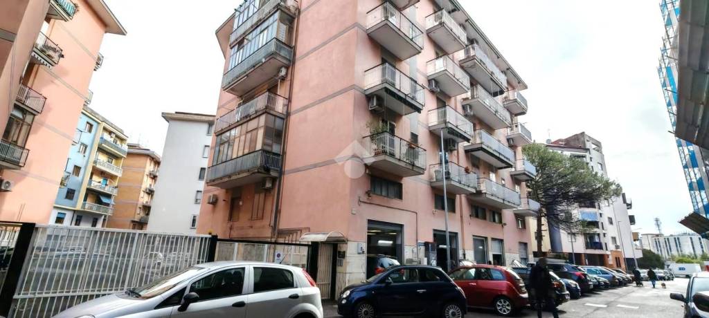 appartamento in vendita a Salerno in zona Pastena
