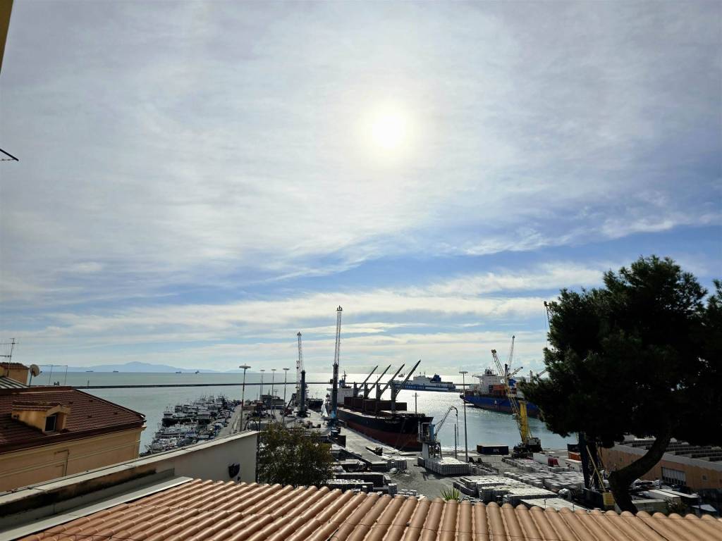 appartamento in vendita a Salerno in zona Centro Città