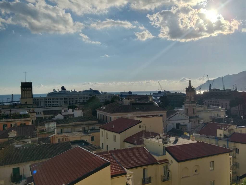appartamento in vendita a Salerno in zona Centro Città
