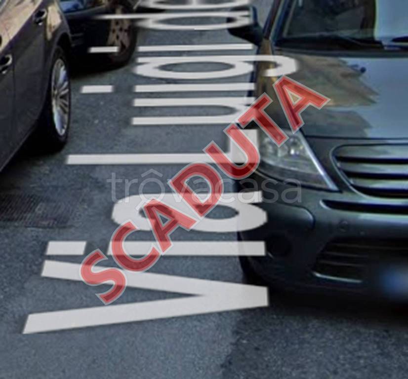 negozio in vendita a Salerno in zona Centro Città