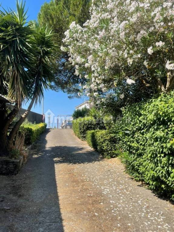 appartamento in vendita a Salerno in zona Brignano / Piezzo