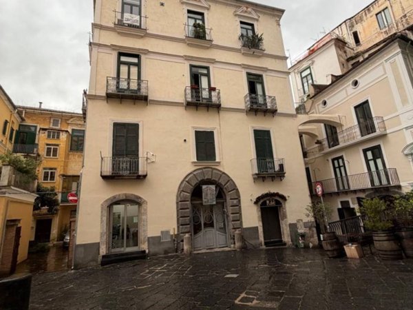 appartamento in vendita a Salerno in zona Centro Città