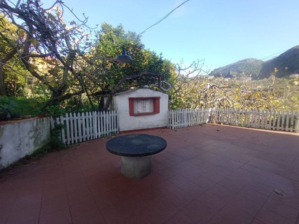 casa indipendente in vendita a Salerno in zona Giovi Altimare