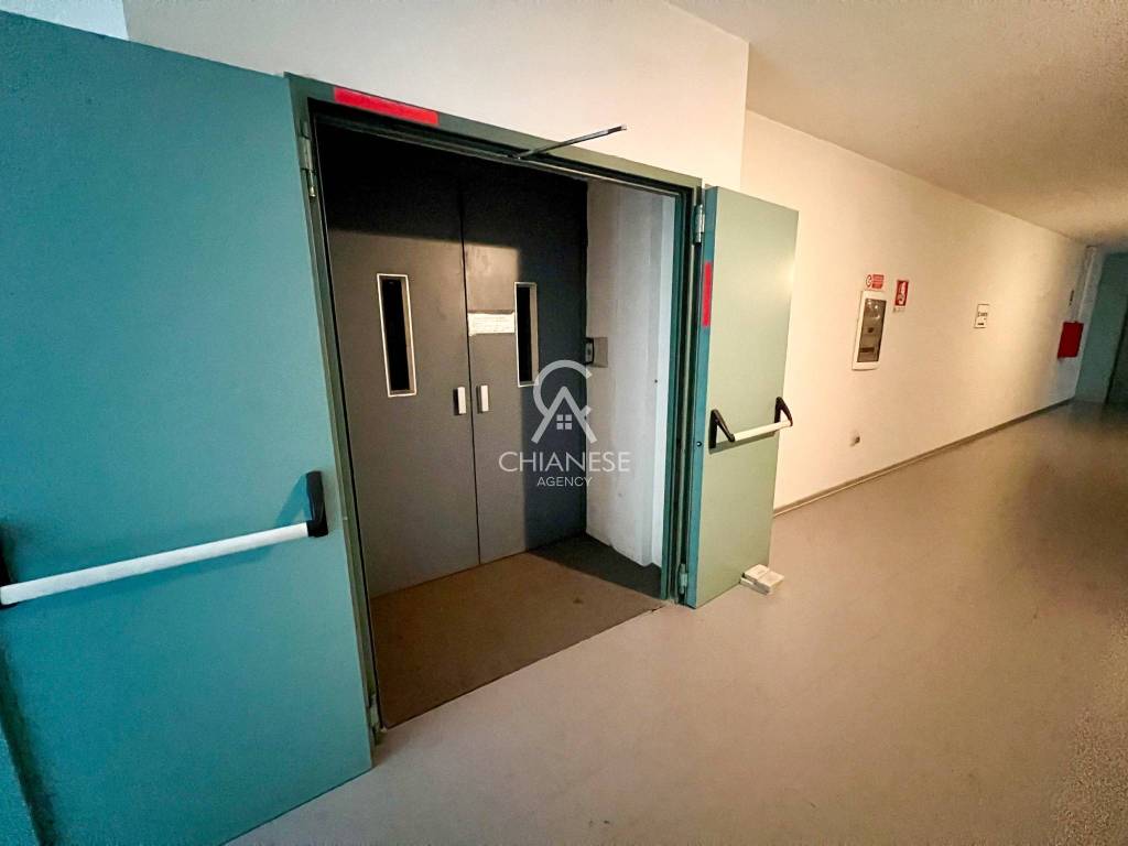 negozio in vendita a Salerno in zona Irno