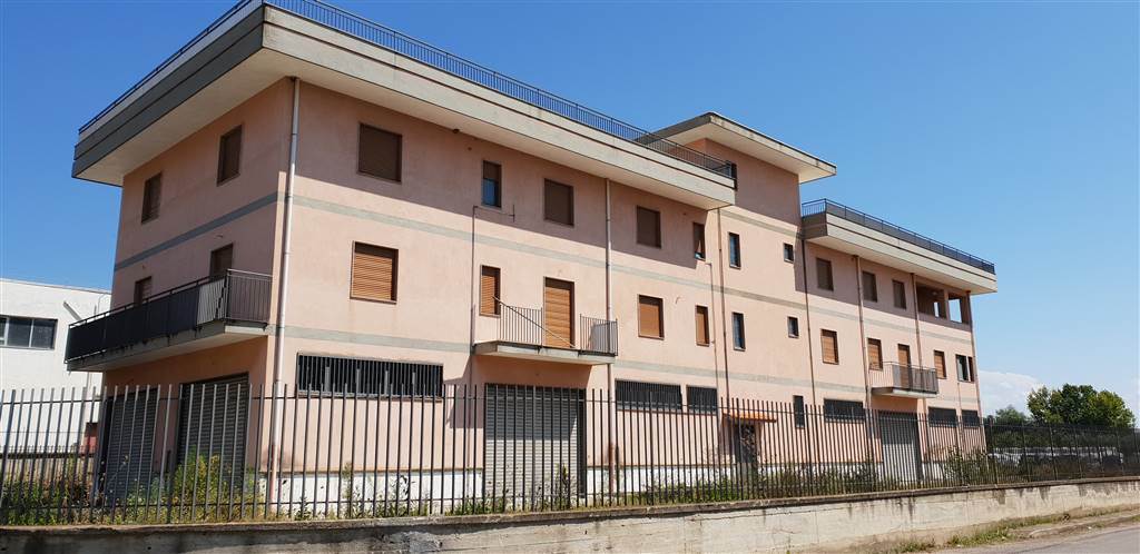capannone in vendita a Salerno in zona Zona Industriale
