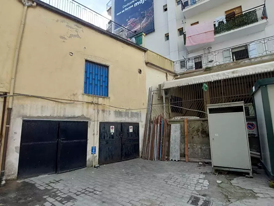 casa indipendente in vendita a Salerno in zona Mercatello