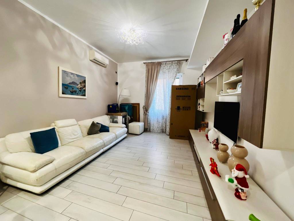 appartamento in vendita a Salerno in zona Pastena