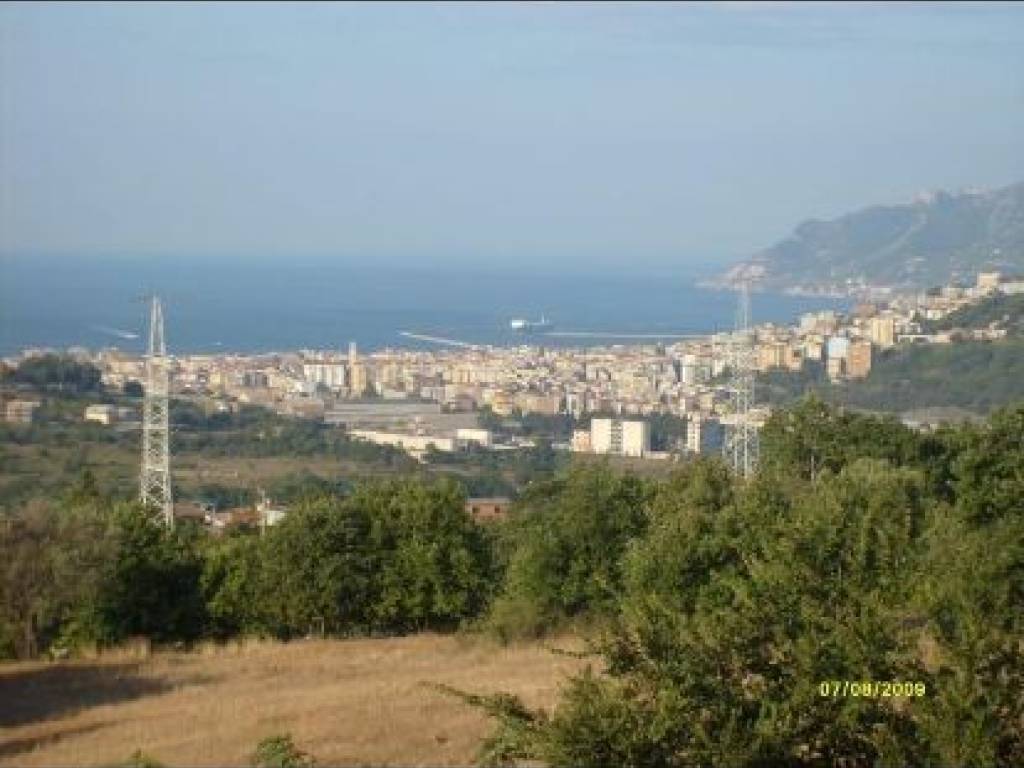 casa indipendente in vendita a Salerno in zona Ogliara
