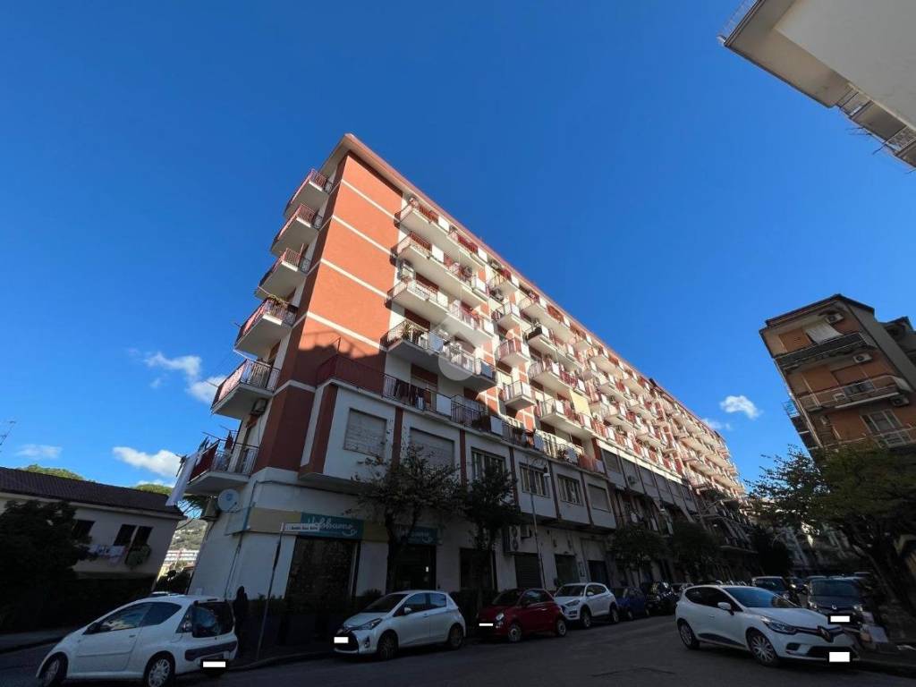 appartamento in vendita a Salerno in zona Pastena