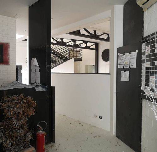 capannone in vendita a Salerno in zona Zona Industriale