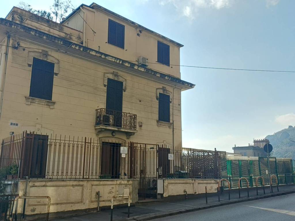 appartamento in vendita a Salerno in zona Porto