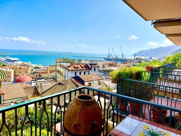 appartamento in vendita a Salerno in zona Centro Città