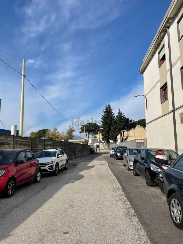 ufficio in vendita a Salerno in zona Zona Industriale